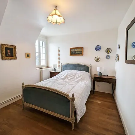 Rare Pearl With Garden Facing The Sea *